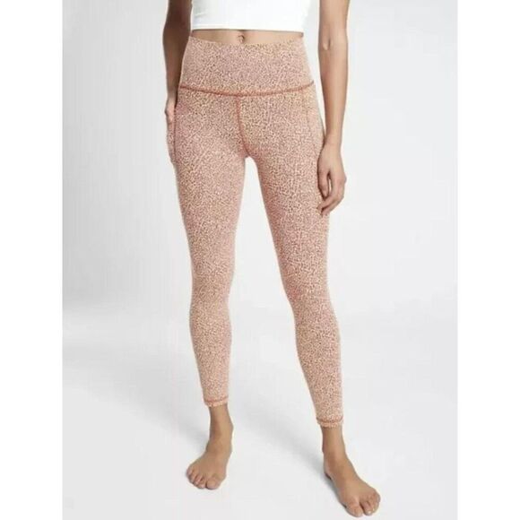 Athleta Salutation Stash II Textured Legging Micro Cheetah Athletic Size Medium - Picture 1 of 12